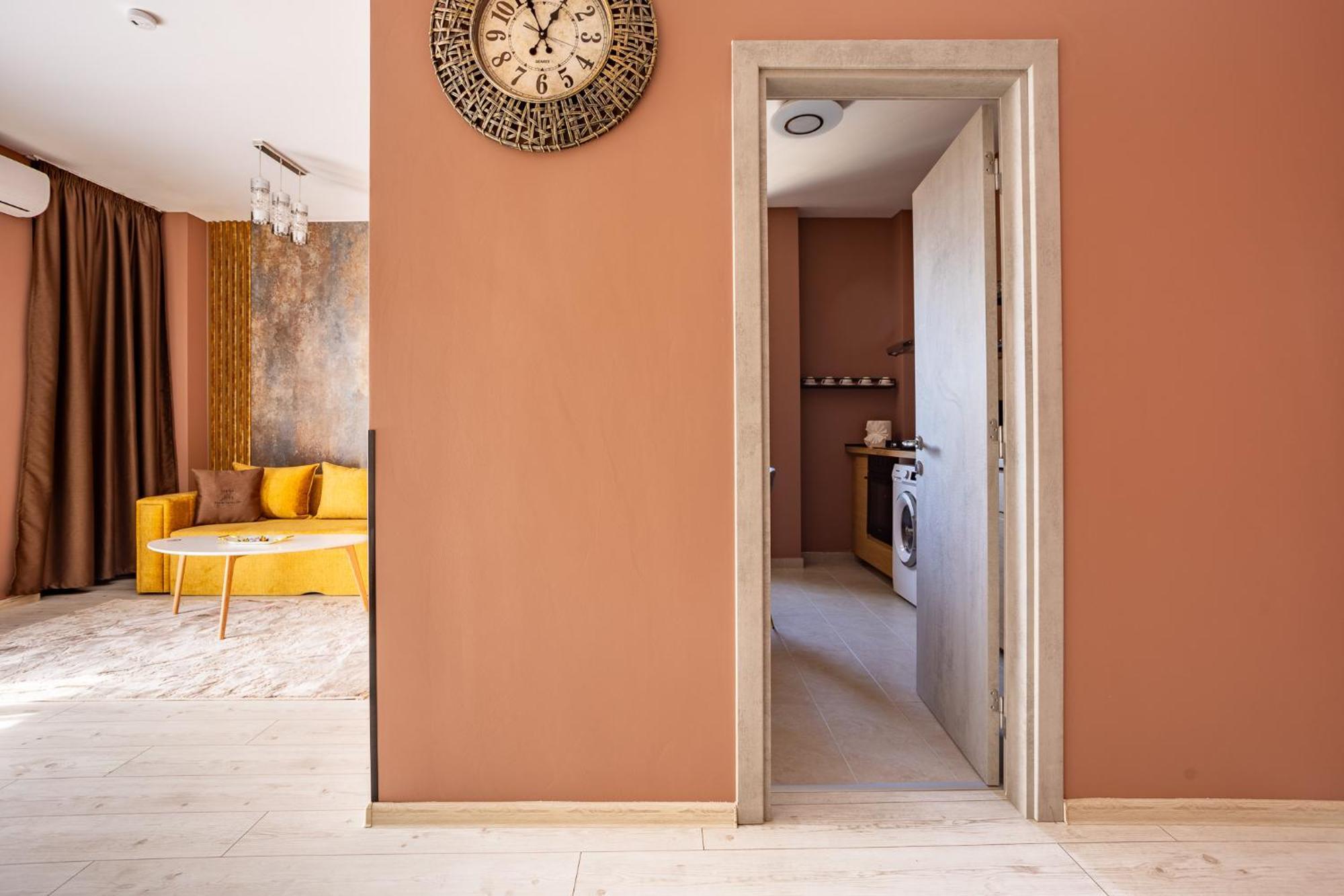 Luxury Sabina 35 * Bucharest