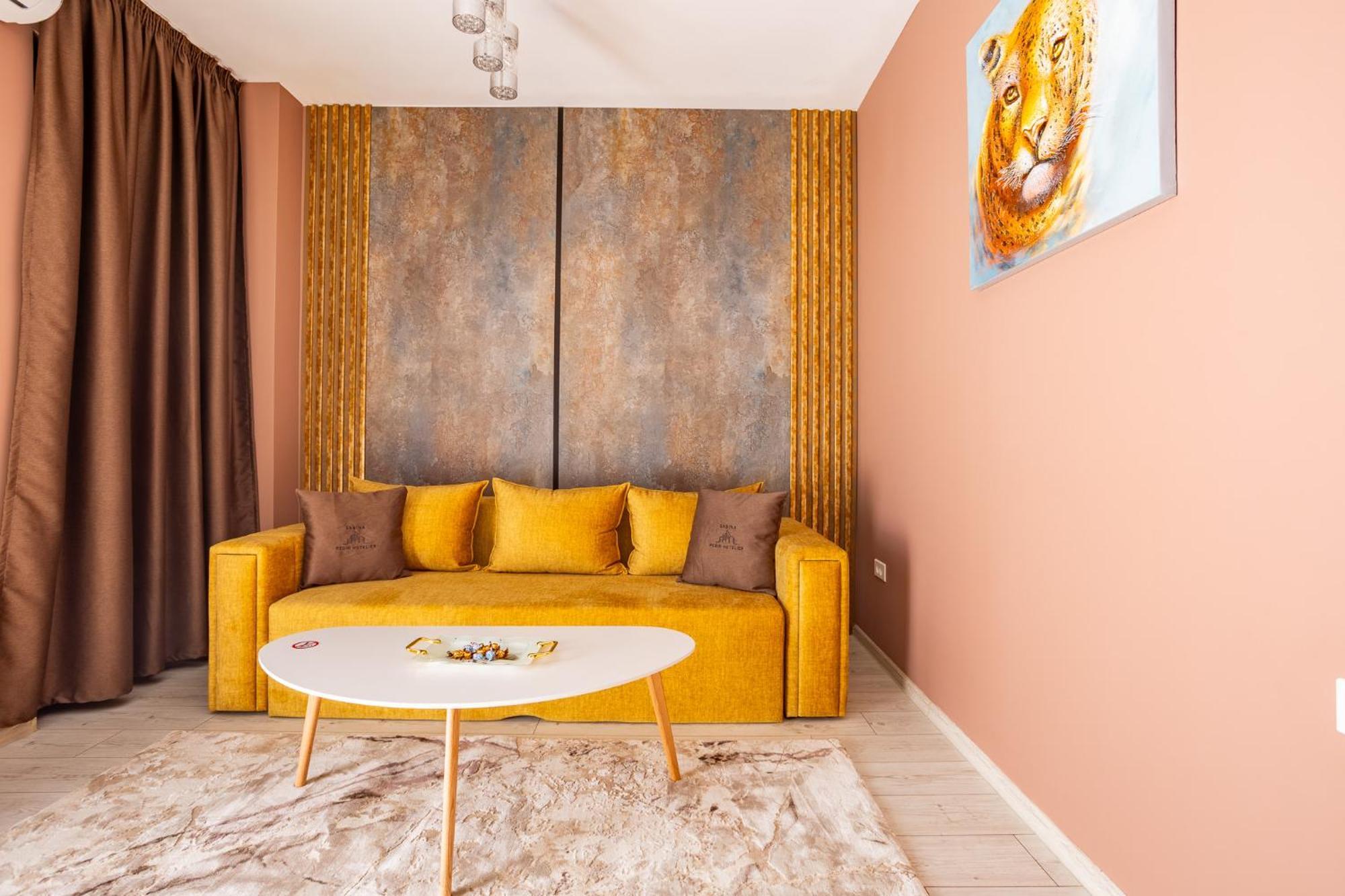 Luxury Sabina 35 * Bucharest